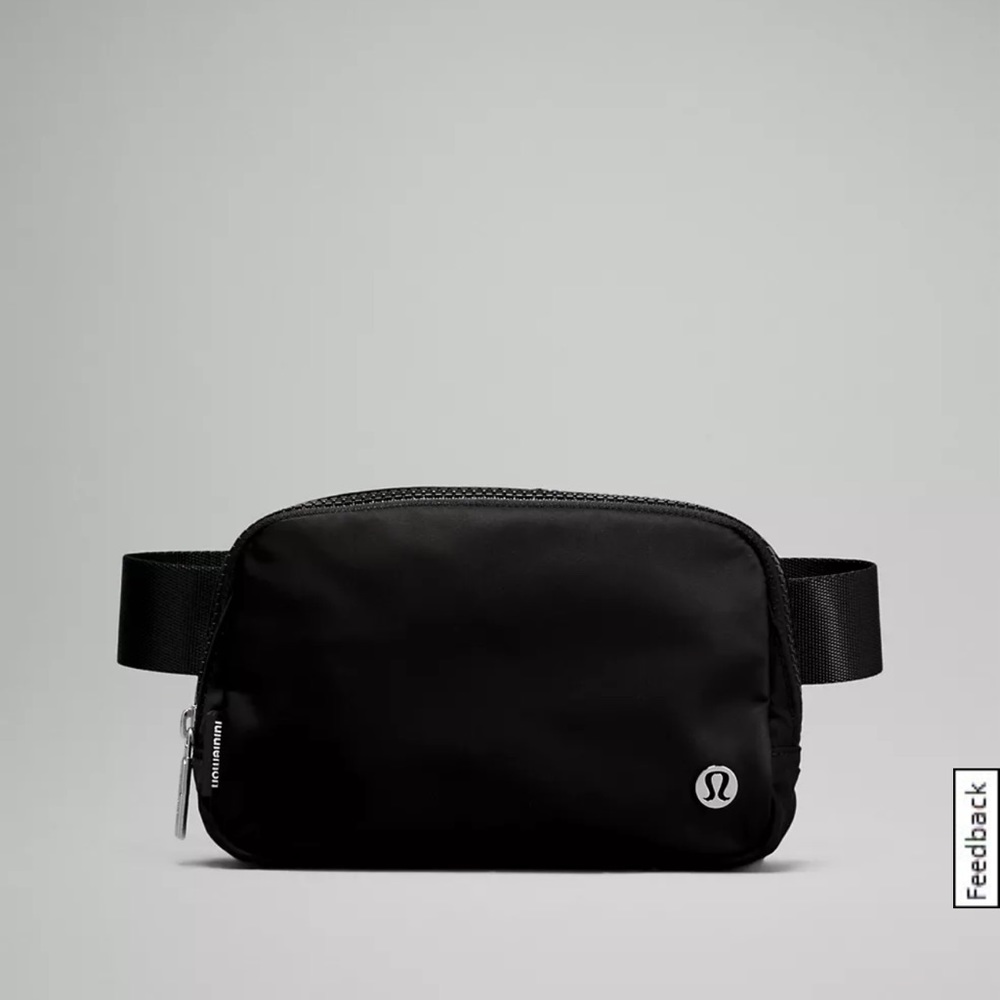 Lululemon black belt bag NWT